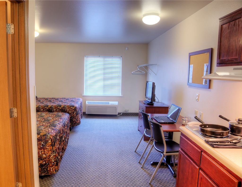 Woodspring Suites 토피카 객실 사진