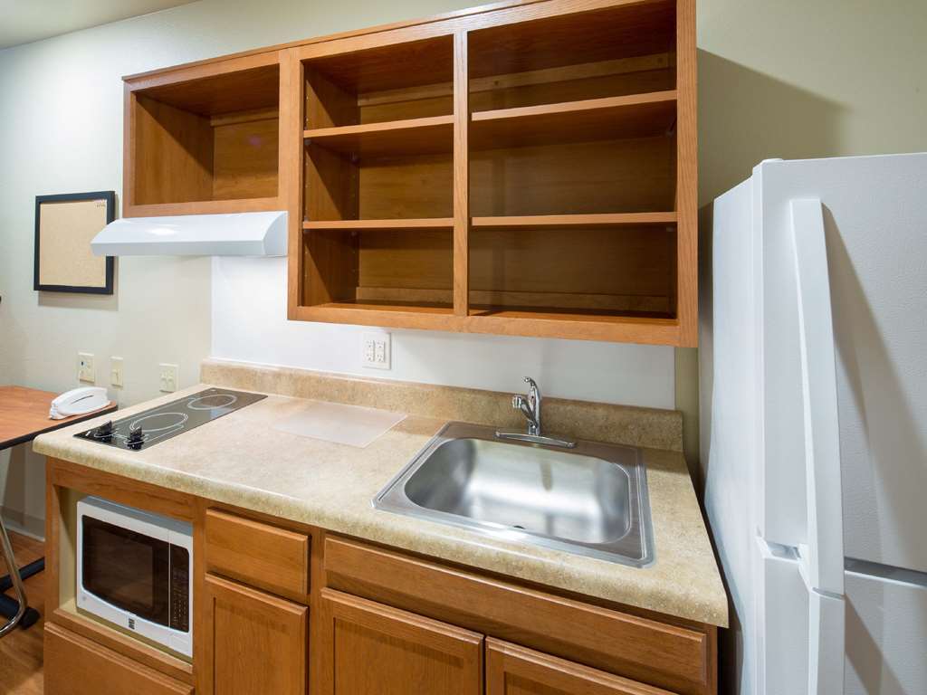 Woodspring Suites 토피카 객실 사진