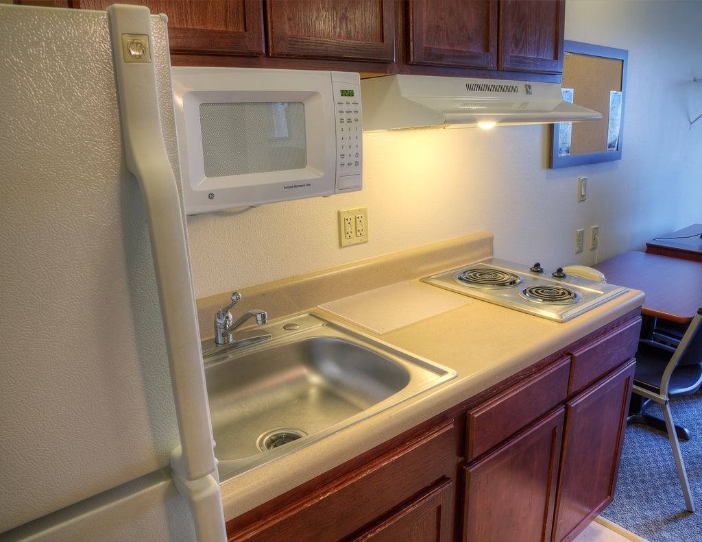 Woodspring Suites 토피카 객실 사진